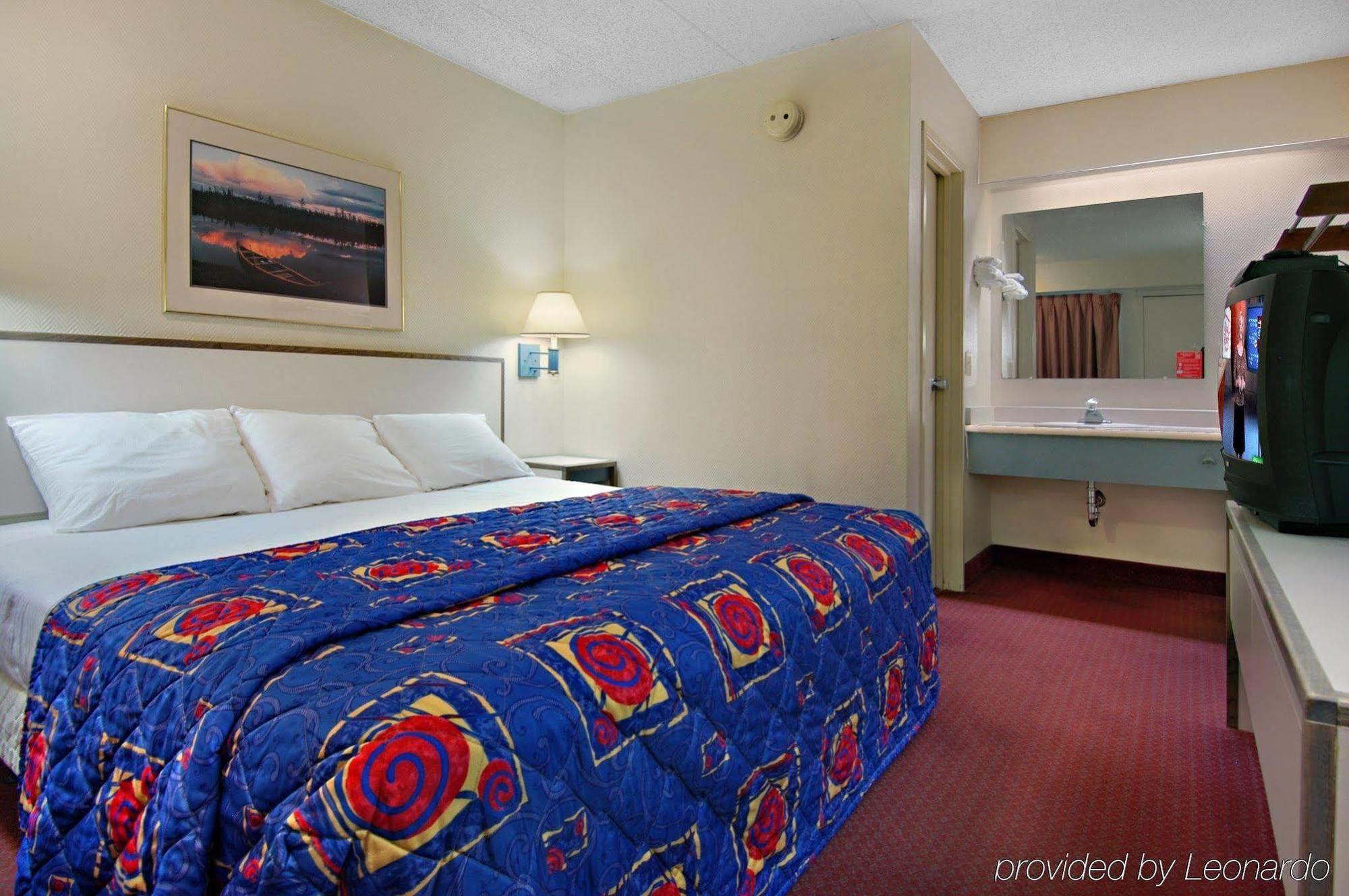 Red Roof Inn Memphis East Room photo